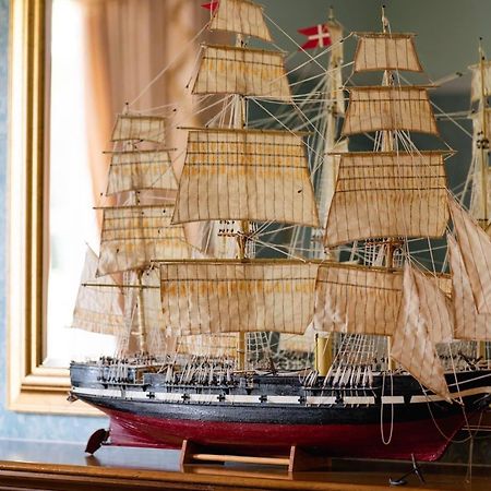 Hotel Balincourt Bournemouth Zewnętrze zdjęcie Model of the clipper Flying Cloud