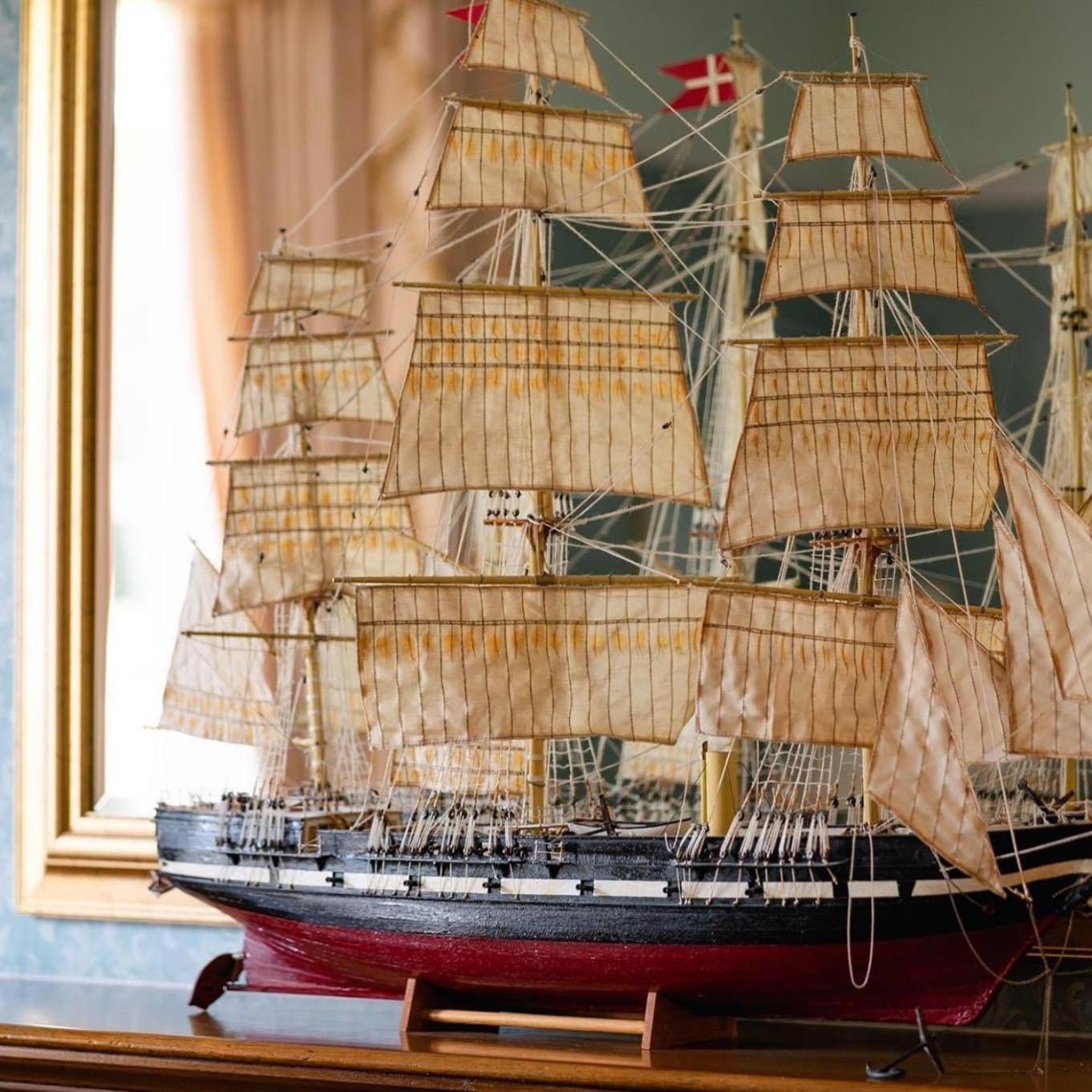 Hotel Balincourt Bournemouth Zewnętrze zdjęcie Model of the clipper Flying Cloud